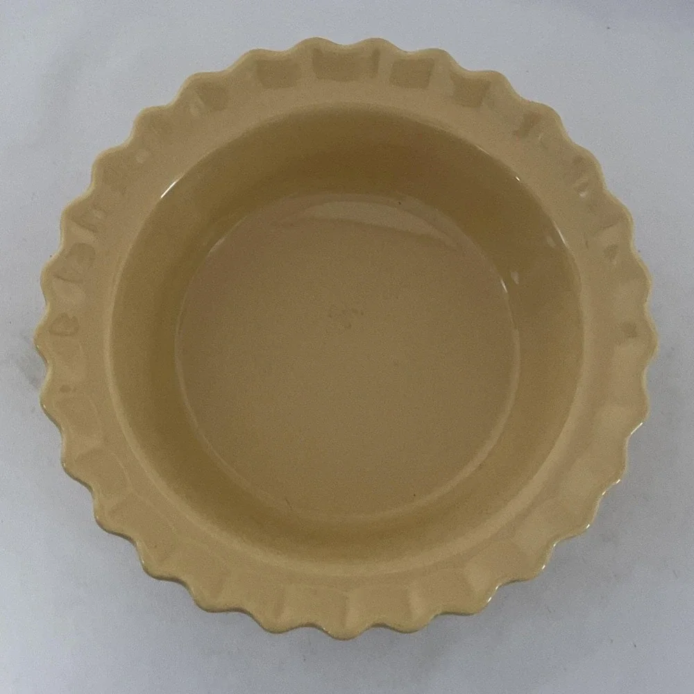 Chantal Yellow Scalloped Edge Pie Dish Freezer Microwave Bake Serve Stoneware